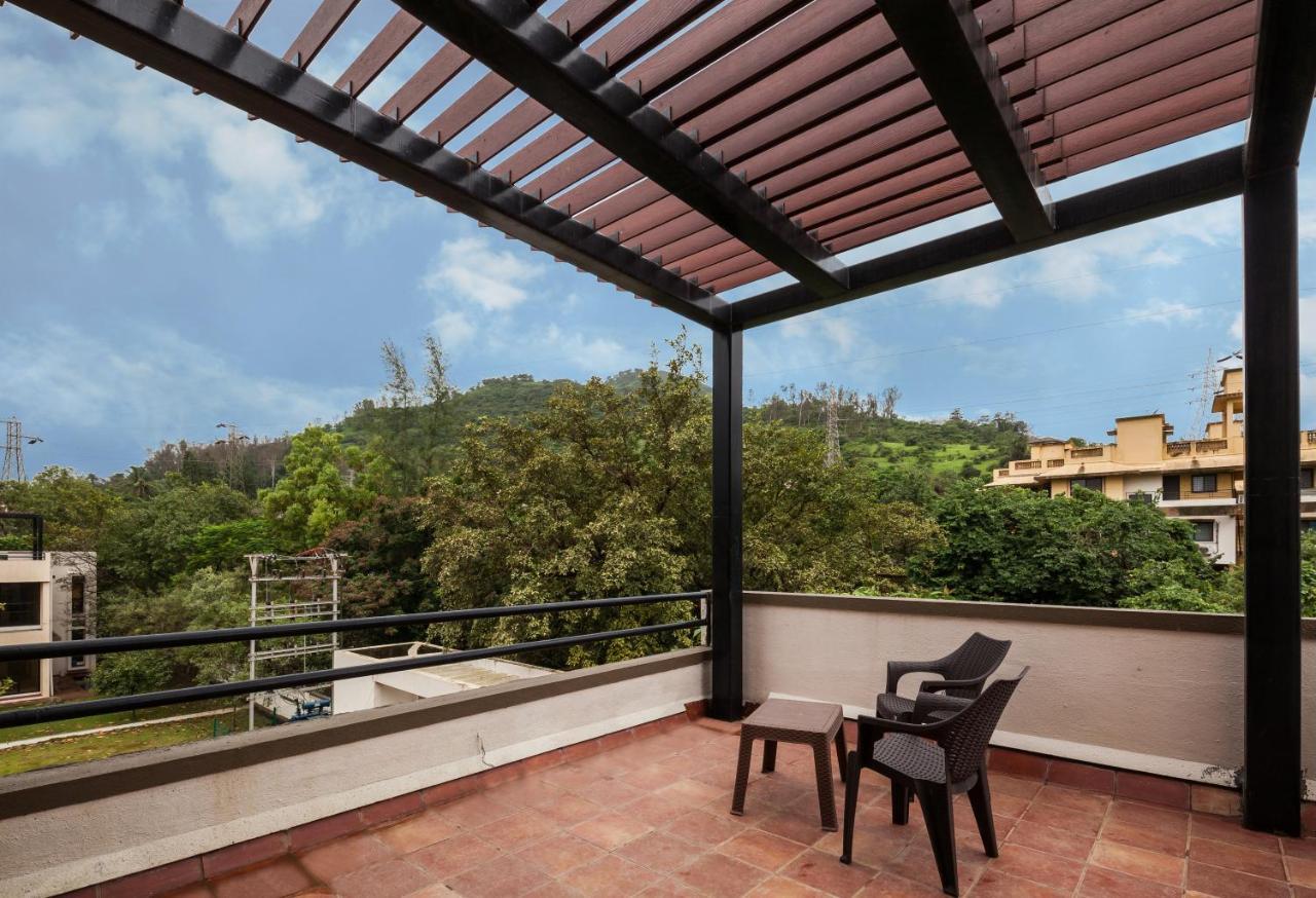 Stayvista'S Greenwoods Villa 10 - City-Center Villa With Private Pool, Terrace, Lift & Carrom Board Lonavala Exterior photo